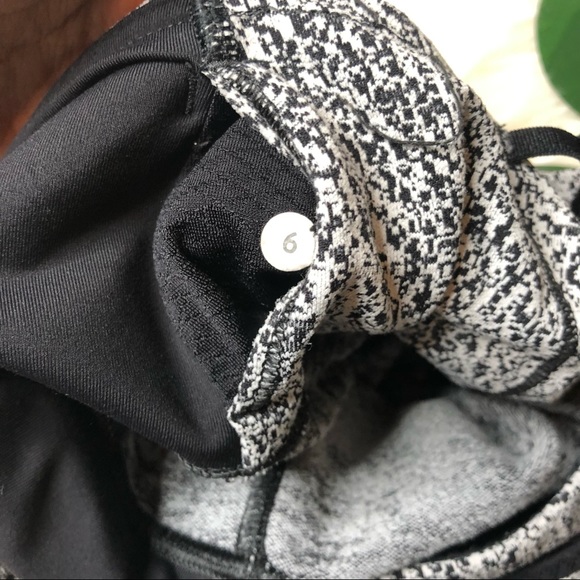 lululemon athletica crops - Picture 7 of 7